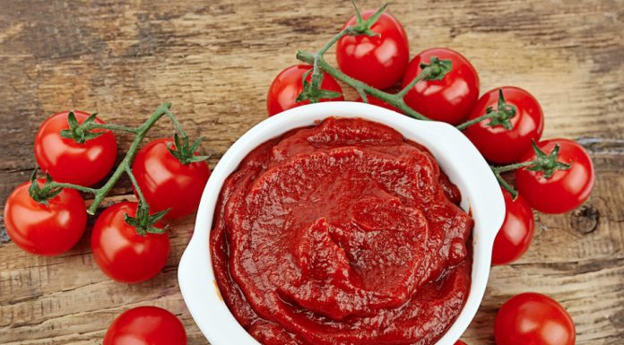 9 erros tristes que quase todo mundo comete ao fazer extrato de tomate em casa