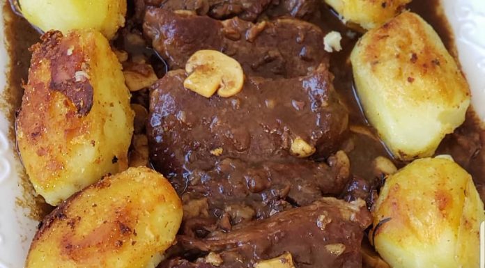 Maminha ao vinho tinto com batatas coradas