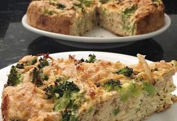 Torta saudável de brócolis e frango 🥦
