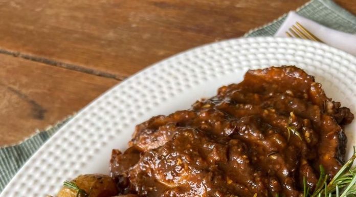 Maminha ao molho de cerveja preta com batatas rústicas assadas