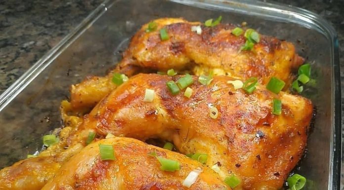 Receita simples e saborosa de coxas e sobrecoxas de frango assadas 😋