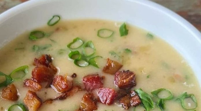 Caldo de Mandioca com carne ou bacon!