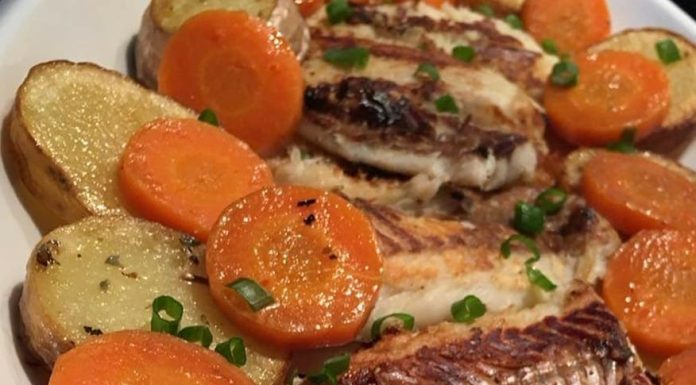 Filé de merluza grelhado com batatas e cenoura na manteiga!